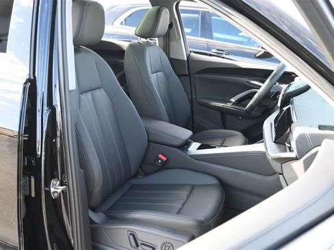 Certified 2025 Audi Q5 Premium w/ Convenience Package image 23