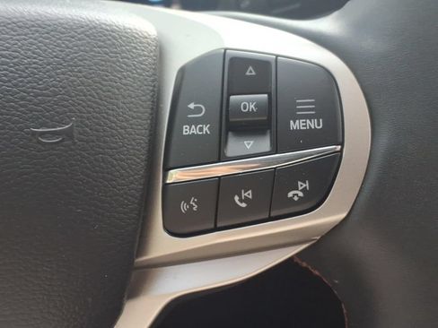 Used 2026 Ford Explorer Active AWD/4WD image 21