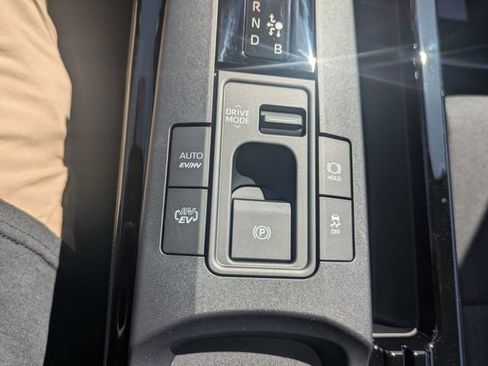 New 2027 Toyota Prius Plug-In Hybrid FWD image 33