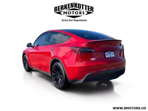 Used 2023 Tesla Model Y Long Range AWD/4WD image 5