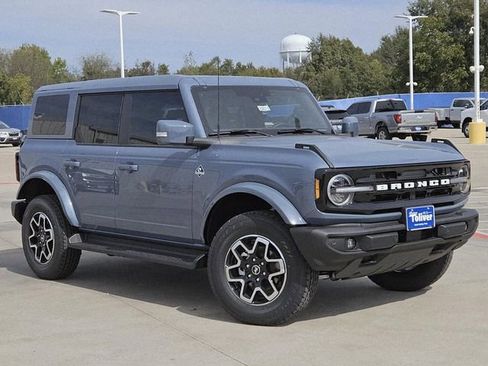 New 2025 Ford Bronco Outer Banks image 2