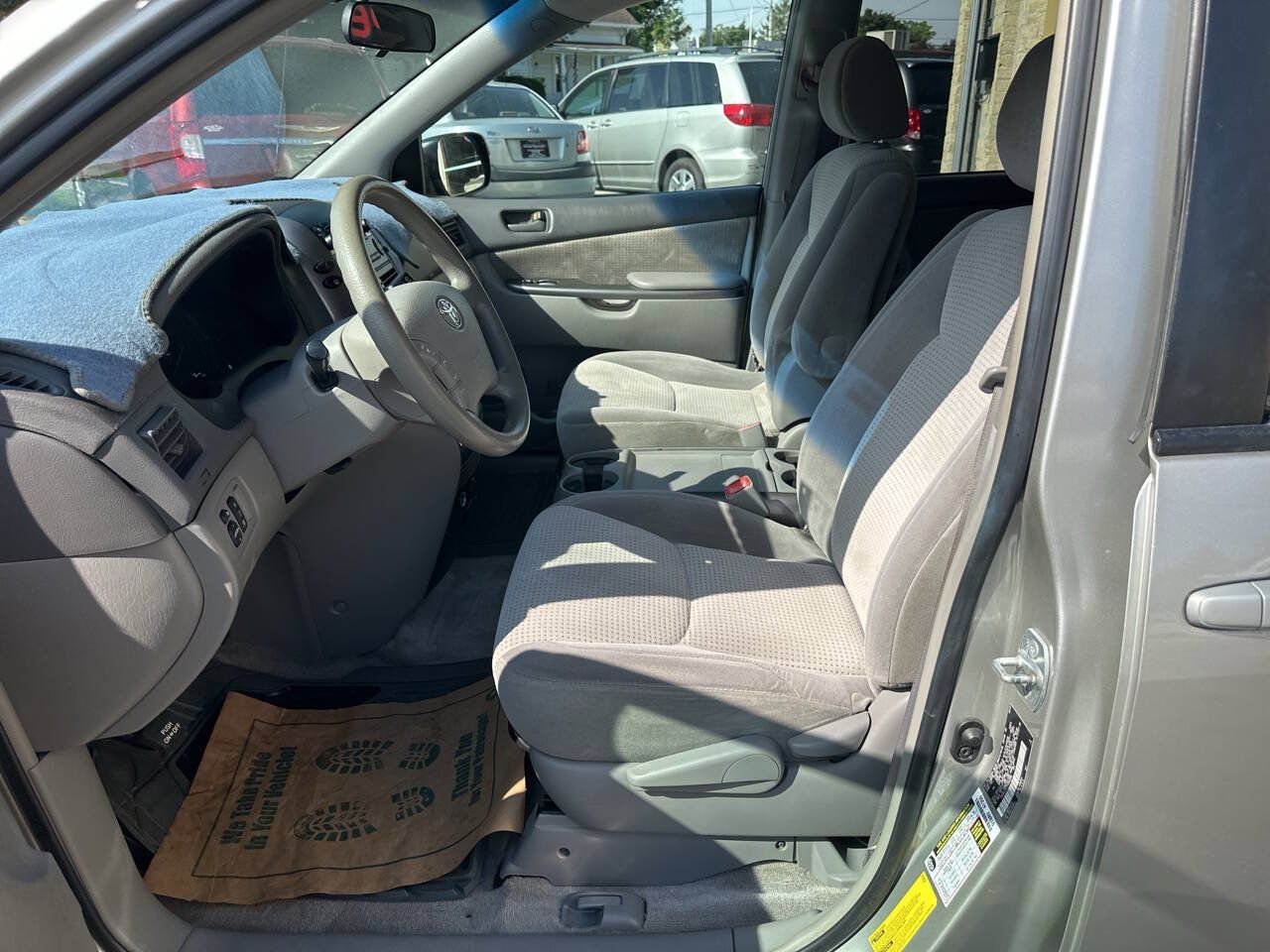 Used 2007 Toyota Sienna LE w/ LE Pkg 1 FWD image 15
