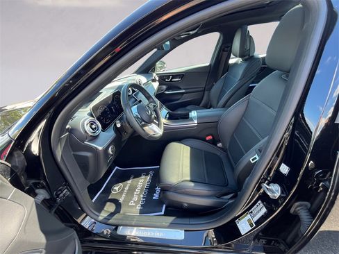 Certified 2022 Mercedes-Benz C 300 4MATIC Sedan image 9