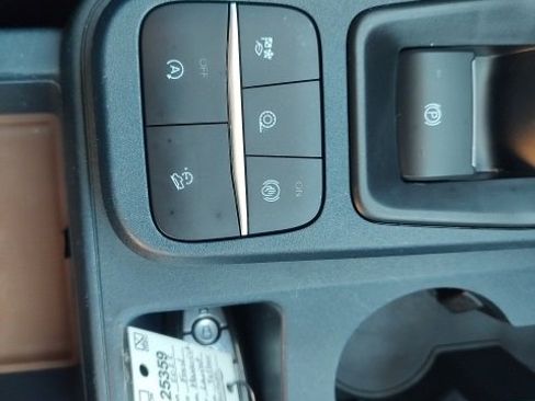 Used 2022 Ford Maverick Lariat w/ Lariat Luxury Package image 17