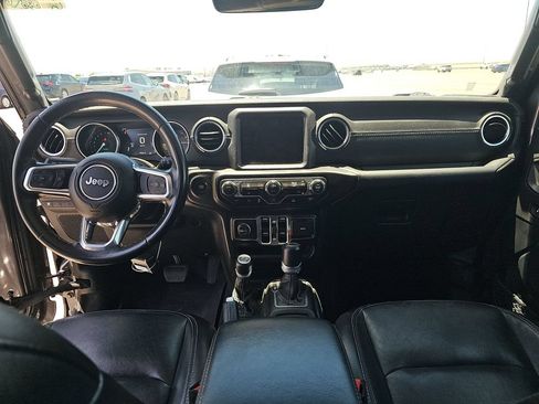 Used 2021 Jeep Wrangler Unlimited Sahara AWD/4WD image 6