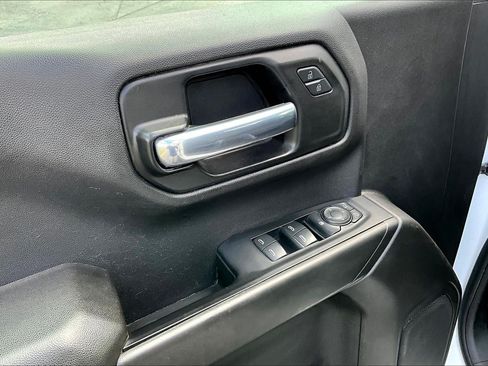 Used 2021 Chevrolet Silverado 1500 Custom Trail Boss AWD/4WD image 19
