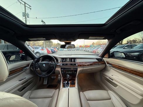 Used 2014 BMW 750i xDrive image 14