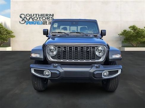 New 2025 Jeep Gladiator Sport AWD/4WD image 8