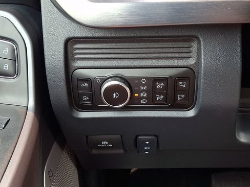 Used 2025 Ford F250 4x4 Crew Cab Super Duty image 23