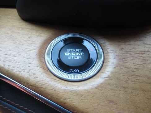 Used 2023 Jeep Grand Cherokee Summit AWD/4WD image 36