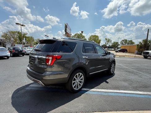 Used 2017 Ford Explorer Limited image 4