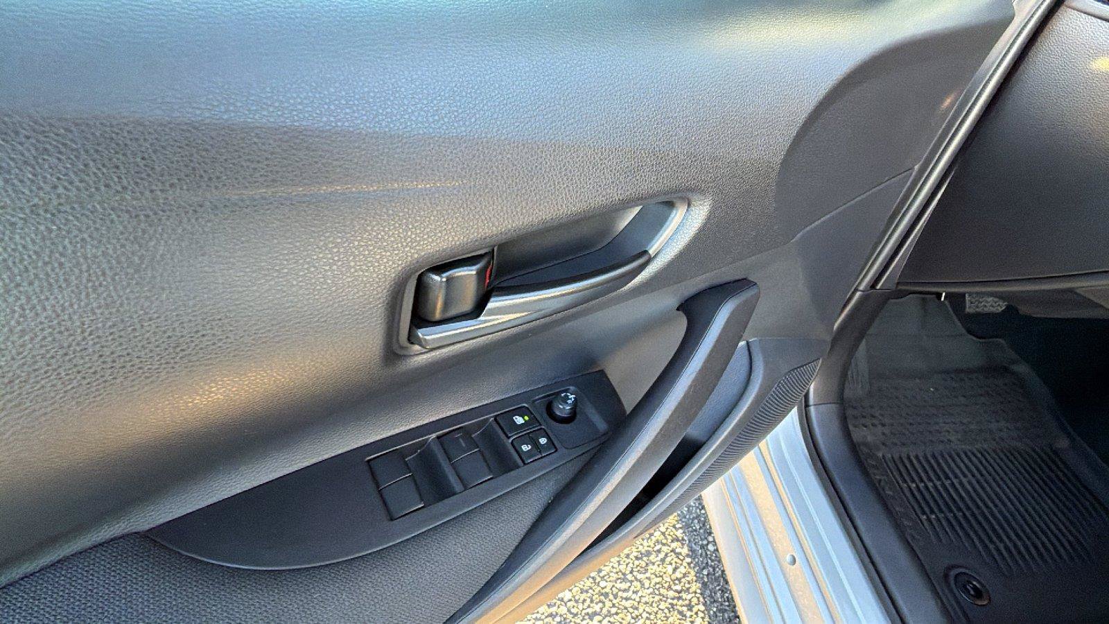 Used 2026 Toyota Corolla LE FWD image 15