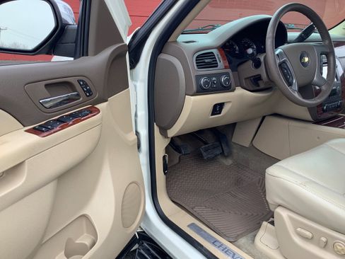 Used 2012 Chevrolet Avalanche LTZ image 11