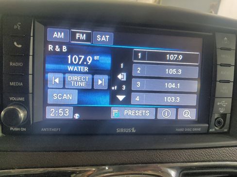 Used 2016 Chrysler Town & Country LX FWD image 25