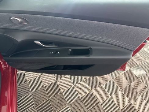Used 2025 Hyundai Elantra Limited FWD image 20