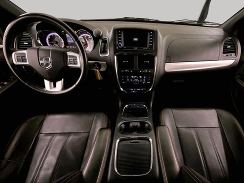 Used 2016 Dodge Grand Caravan R/T FWD image 15