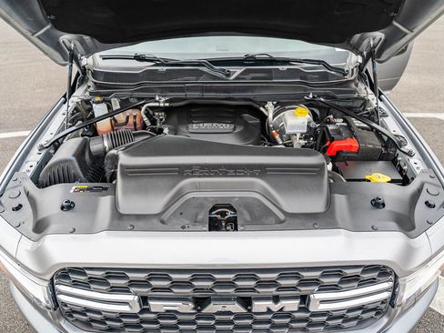 Used 2024 RAM 2500 Big Horn w/ Sport Appearance Package image 19