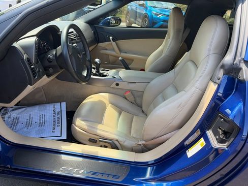 Used 2006 Chevrolet Corvette Coupe w/ Preferred Equipment Group RWD image 18