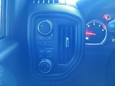 Used 2025 Chevrolet Silverado 2500 Custom w/ Custom Value Package image 25