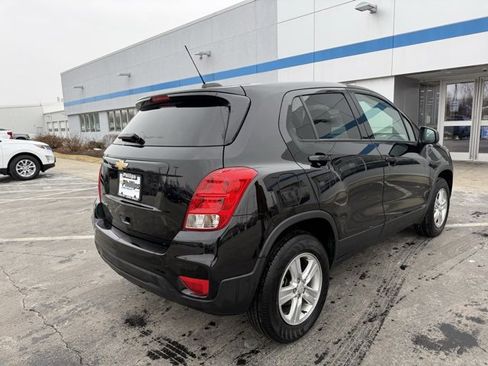Used 2022 Chevrolet Trax LS w/ Tint and Cruise Package image 9