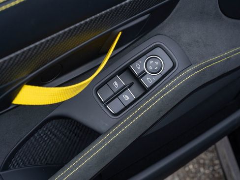 Certified 2025 Porsche 718 Cayman GT4 RS w/ Weissach Package image 22