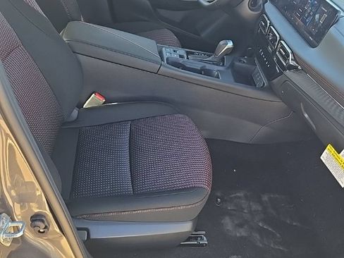 New 2026 Nissan Sentra SR w/ Floor Mat Package FWD image 15