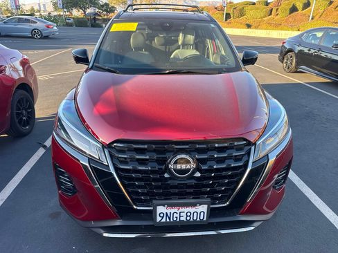 Used 2024 Nissan Kicks SR w/ SR Premium Package FWD image 2