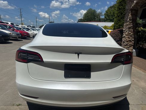 Used 2022 Tesla Model 3 Standard Range RWD image 5