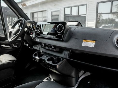 New 2025 Mercedes-Benz Sprinter 2500 image 24