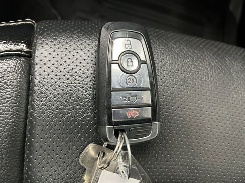 Used 2018 Ford F150 Lariat w/ Equipment Group 502A Luxury image 32