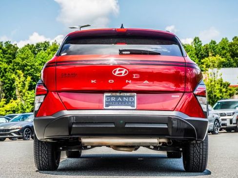 Used 2024 Hyundai Kona SEL AWD/4WD image 12