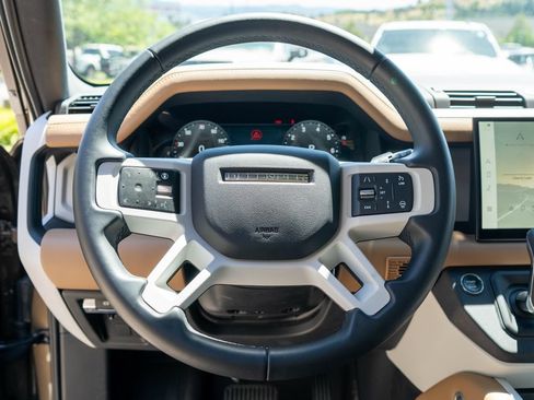 Used 2025 Land Rover Defender 110 X-Dynamic SE AWD/4WD image 15