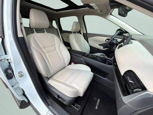 Used 2024 Nissan Rogue SL w/ SL Premium Package FWD image 23