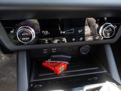 New 2025 Mitsubishi Outlander AWD image 40