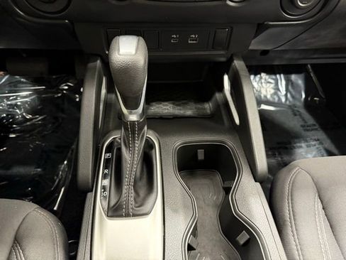 Used 2023 Nissan Frontier SV image 38