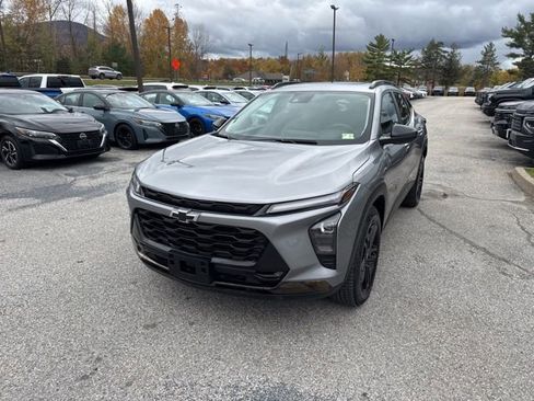 Used 2024 Chevrolet Trax ACTIV w/ Sunroof Package FWD image 35