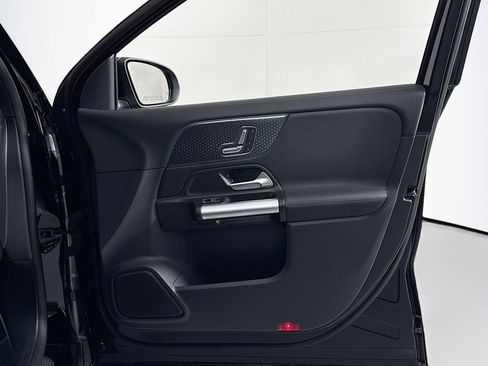 Certified 2025 Mercedes-Benz GLA 250 image 23