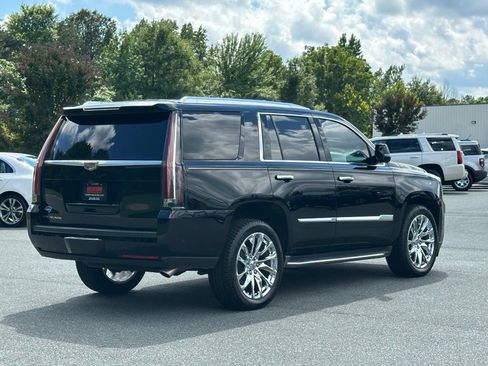 Used 2018 Cadillac Escalade Luxury AWD/4WD image 17