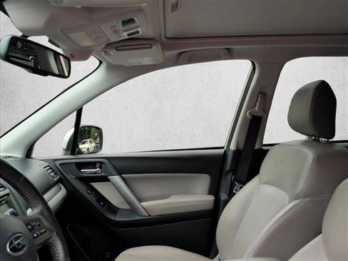 Used 2015 Subaru Forester 2.5i Touring w/ Eyesight & Navigation System AWD/4WD image 17