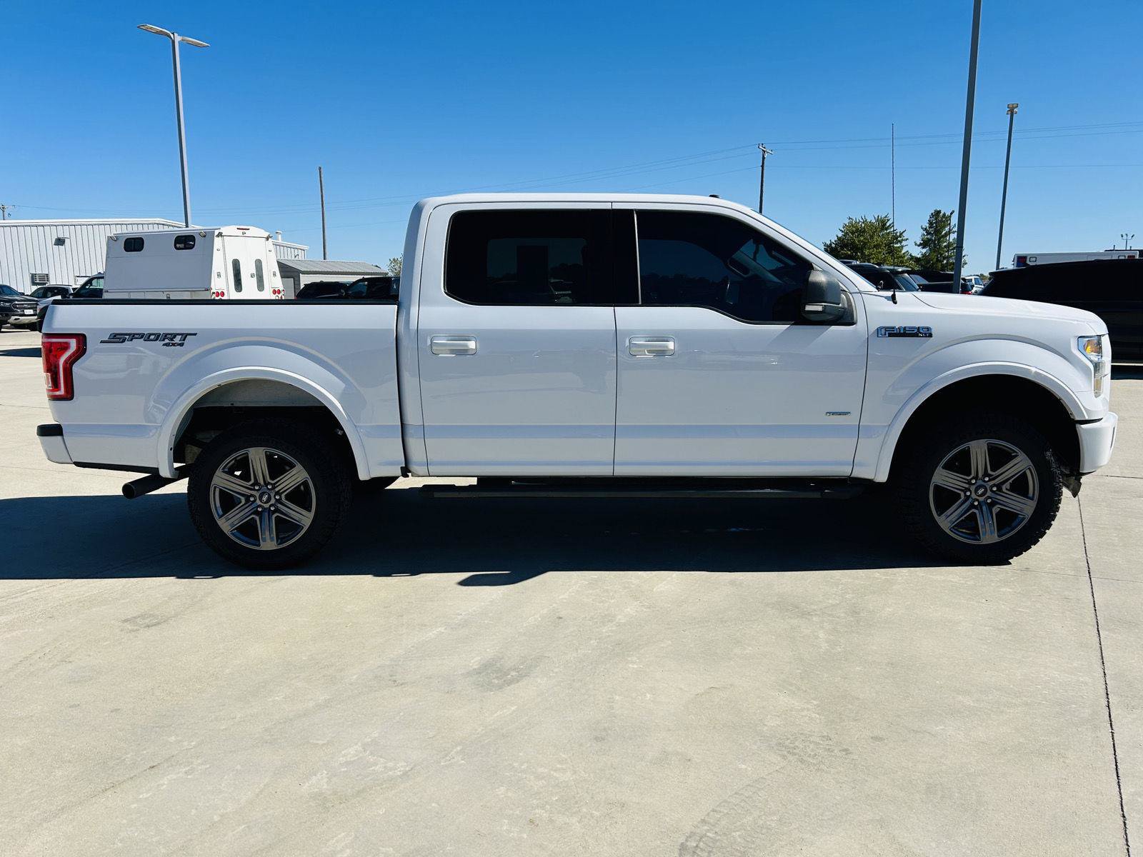 Used 2016 Ford F150 XLT w/ Equipment Group 302A Luxury AWD/4WD image 35