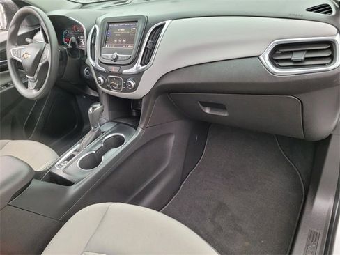 Used 2020 Chevrolet Equinox LS image 16
