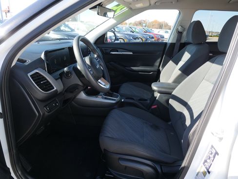 Used 2025 Kia Seltos LX image 16