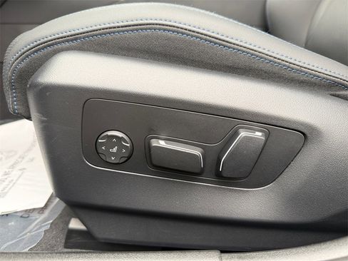 Certified 2025 BMW i5 M60 w/ Premium Package image 35