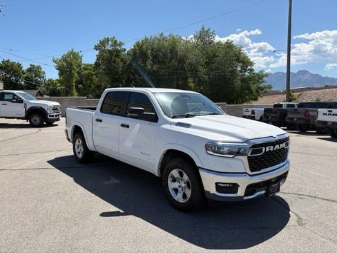 Used 2025 RAM 1500 Big Horn AWD/4WD image 8