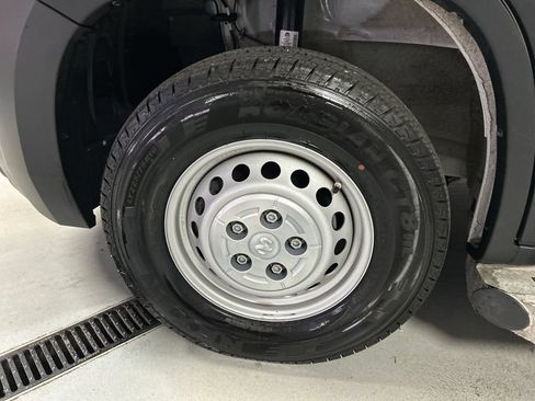Used 2025 RAM ProMaster 2500 w/ U-Haul Equipment Group FWD image 9