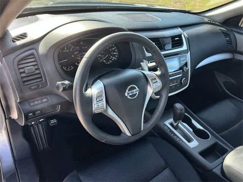 Used 2017 Nissan Altima 2.5 SR w/ Midnight Edition Package image 15