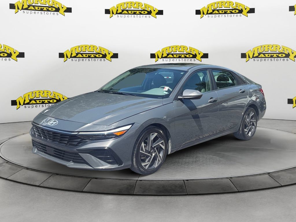 Used 2025 Hyundai Elantra SEL FWD image 1