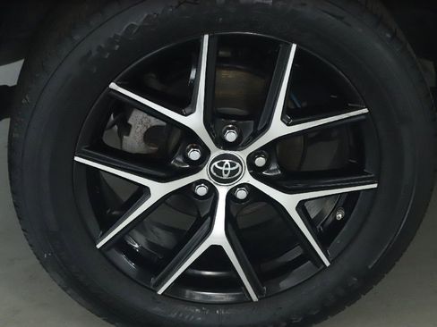 Used 2017 Toyota RAV4 SE w/ Power Extra Value Package AWD/4WD image 13