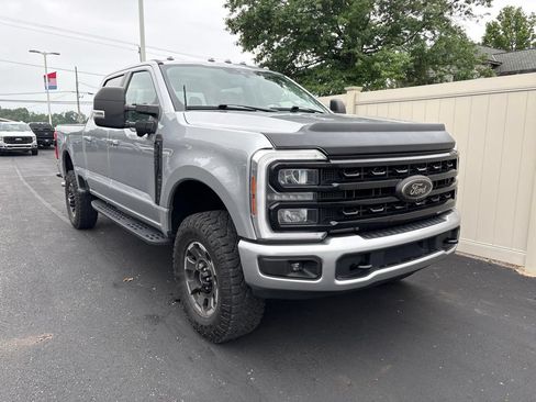 Used 2024 Ford F250 XLT w/ Black Appearance Package AWD/4WD image 2