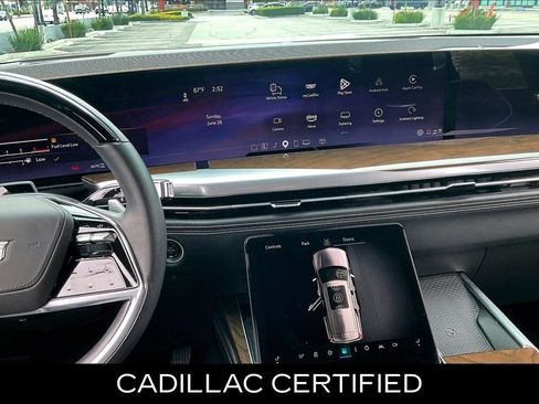 Certified 2025 Cadillac Escalade ESV Sport Platinum AWD/4WD image 8